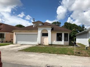 814 E Palm Run Dr, North Lauderdale, FL 33068