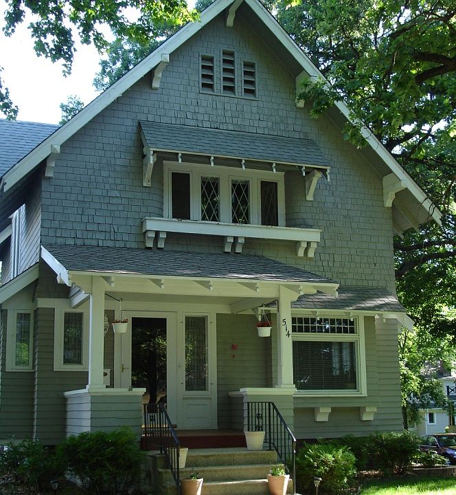 1st image of 514 4th St SE
