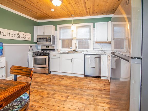5th image of 609 Emmet STREET