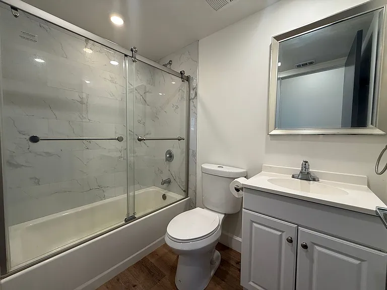 14550 Burbank Blvd #103 — Photo 11