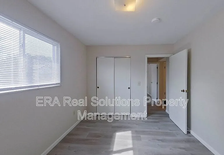 2462 Hiawatha St — Photo 10
