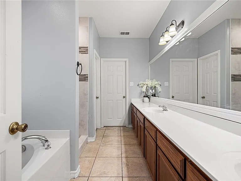 8201 Azimuth Ct — Photo 18