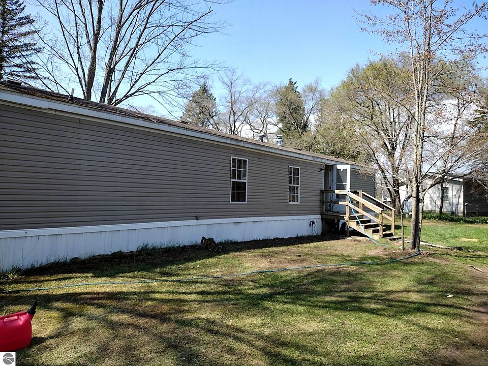 6542 N Geneva Rd, Coleman, MI 48618 Zillow