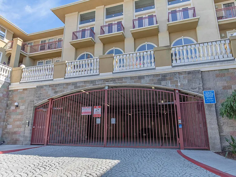 Villa Escondido - 55+ Senior Apartments — Photo 14