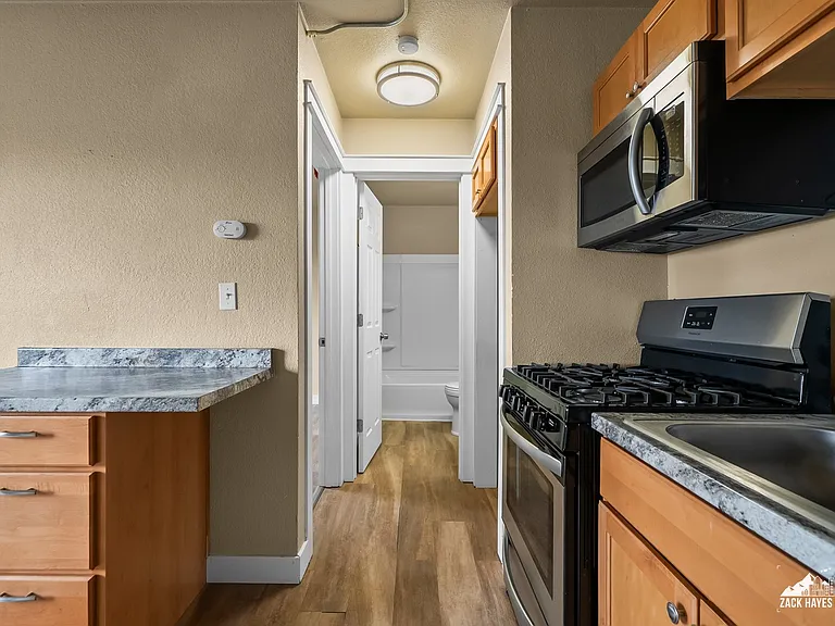618 Gambell St #11 — Photo 28