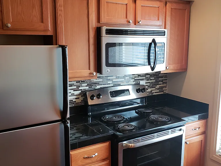 Steeple Club Apartments — Photo 23