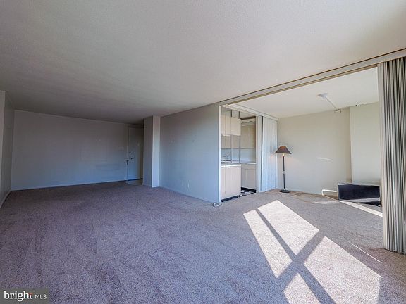 4th image of 1001 City Ave Unit Ee927