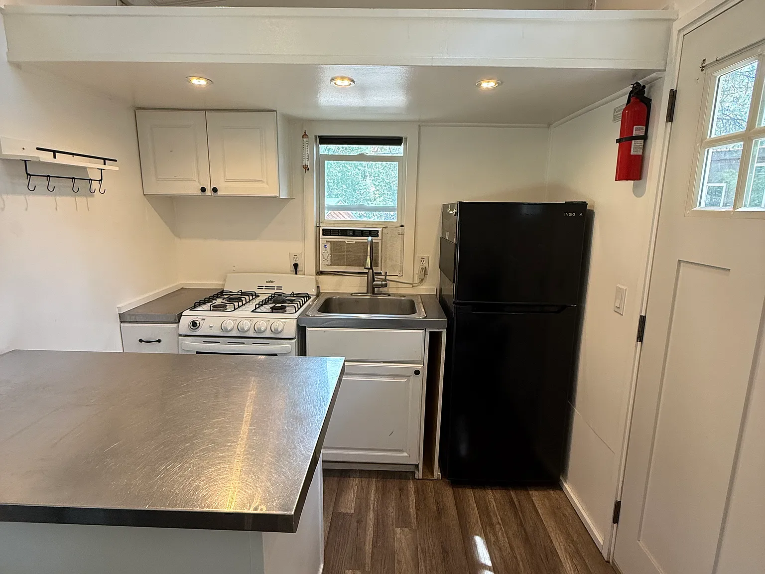 1 bed, 200 sqft, $1,500 — Photo 2