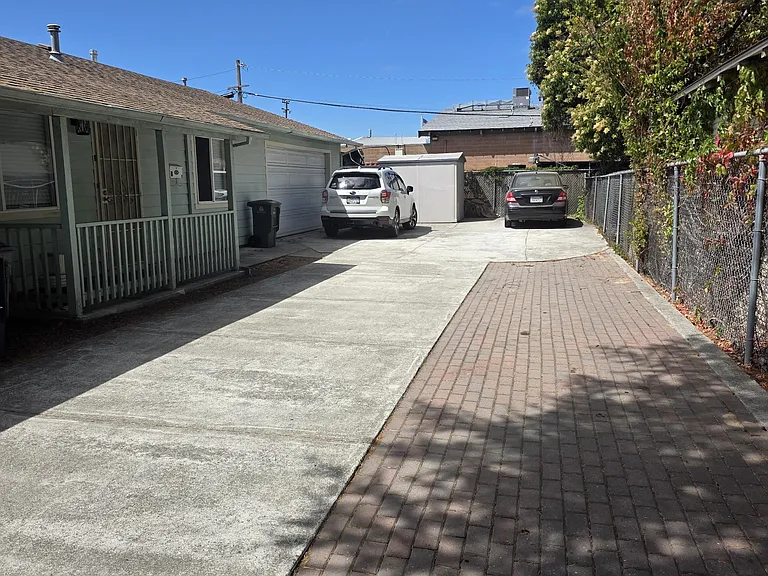 326 Arkansas St #B — Photo 2