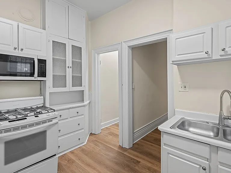 Wolcott Apartments — Photo 5