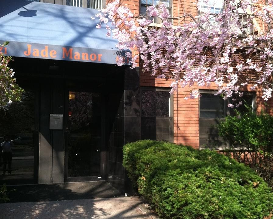 Jade Manor - Historical van Wyck District