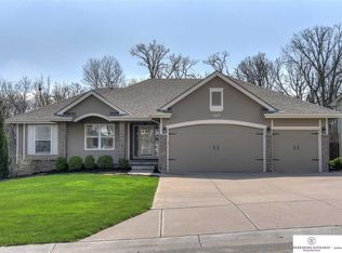 19627 Ridgeway Rd, Plattsmouth, NE 68048