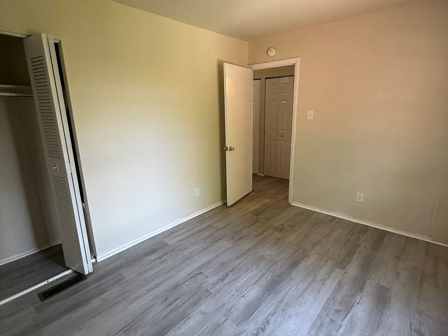 3 bed, 1.5 bath, 1000 sqft, $1,650 — Photo 3
