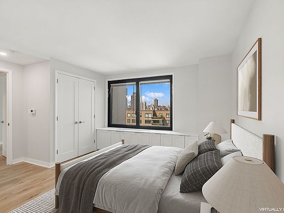4th image of 531 Main St #1310