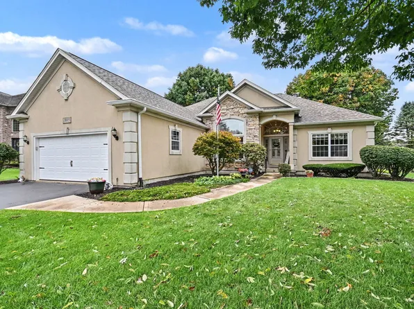 1805 Country Hills Dr, Yorkville, IL 60560