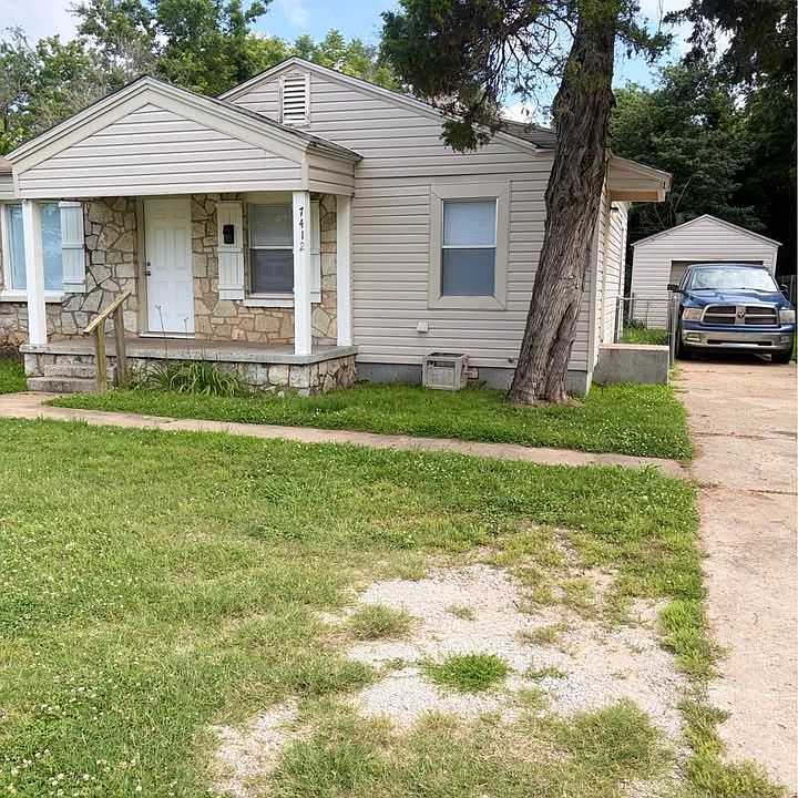 1st image of 7412 SE 15th St