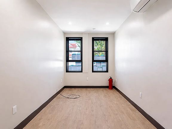 4th image of 1667 Brooklyn Ave #1D