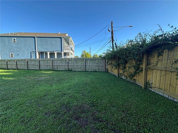 4th image of 3442 Magnolia St
