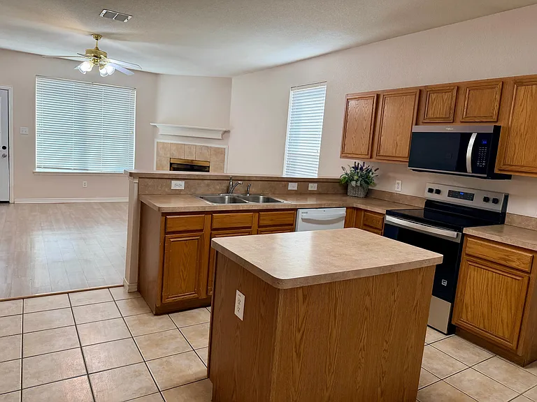 8655 Sumter Way — Photo 4