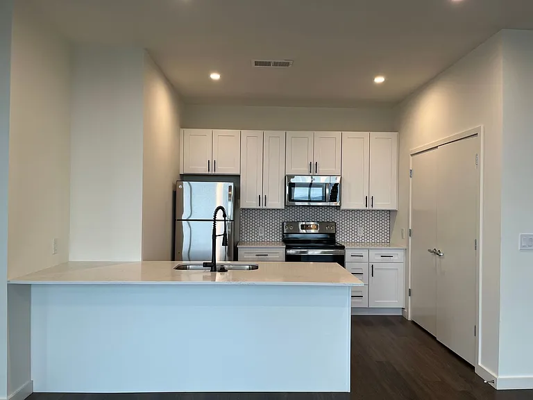 103 E 3rd St. - The Hayden — Photo 10