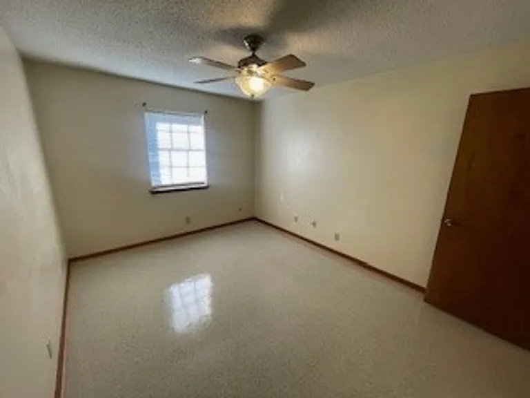 610 Old Covington Hwy — Photo 12