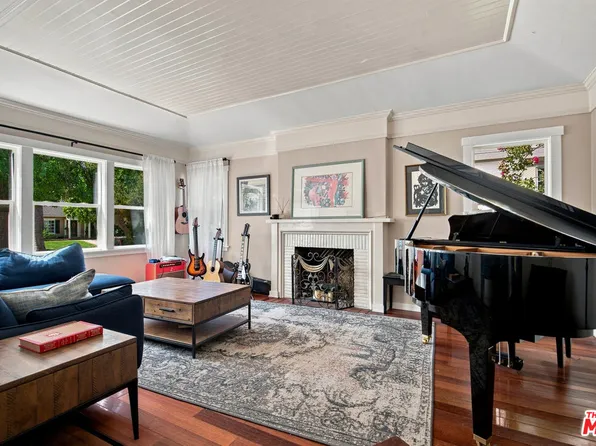 12123 Addison St, Valley Village, CA 91607