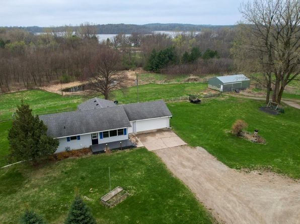 8626 Cedar Lake Blvd, Faribault, MN 55021
