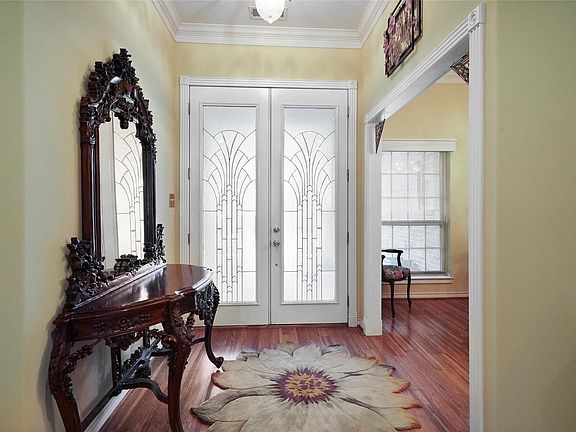 2nd image of 269 Circle Dr