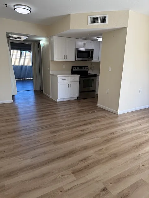 1 bed, 576 sqft, $1,000 — Photo 3