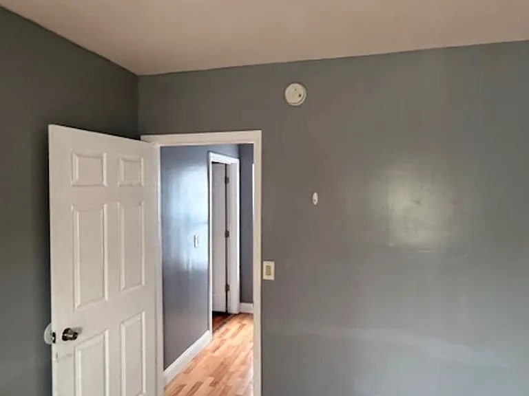 925 Xenia Ave — Photo 9