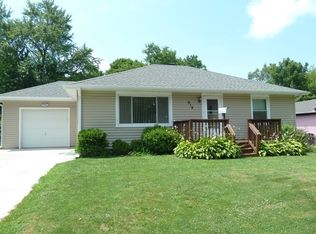 914 Saint John St, Elgin, IL 60120