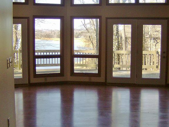 5th image of 681 Lake Dr