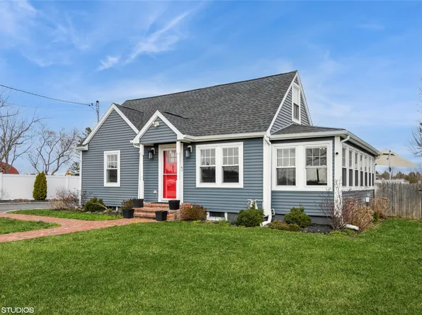 4100 Youngs Avenue, Southold, NY 11971