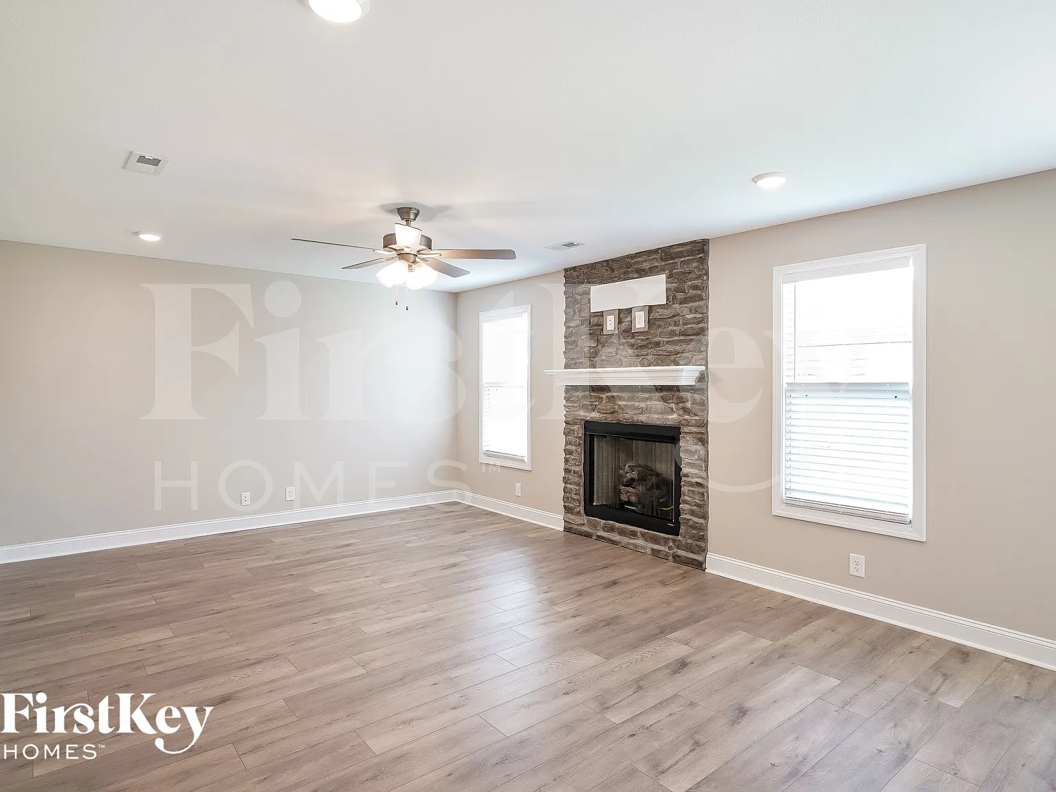 4 bed, 2.5 bath, 2322 sqft, $2,110 — Photo 2