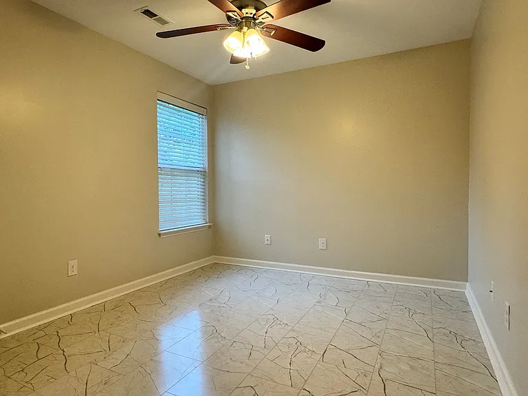 4704 Pennoak Ln #C — Photo 22