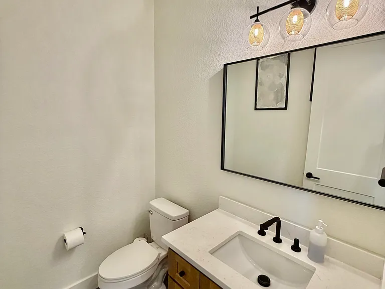 1722 N Olive St — Photo 25