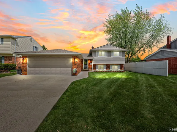 31602 Madison Ave, Madison Heights, MI 48071