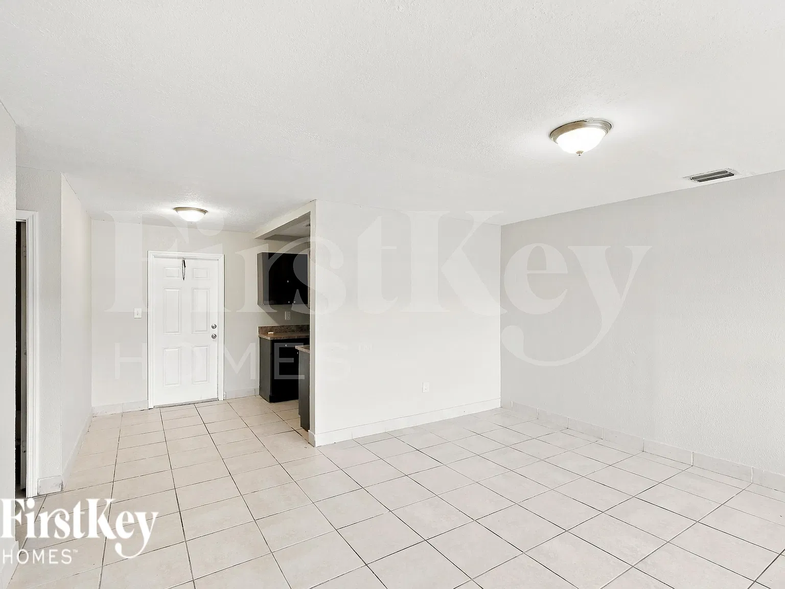 4 bed, 2.0 bath, 1300 sqft, $2,815 — Photo 4