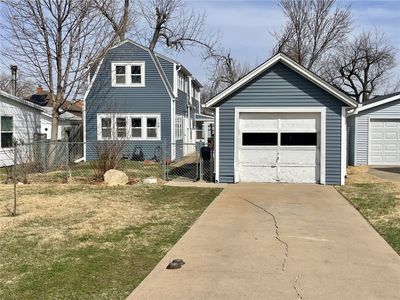 160 38th St NE, Cedar Rapids, IA, 52402