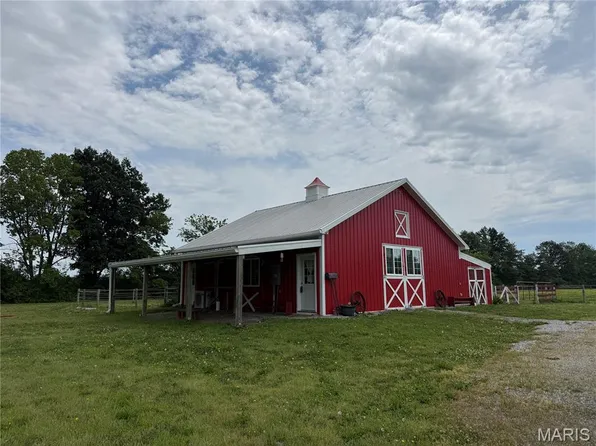 151 Doc Lynn Dr, Sparta, IL 62286