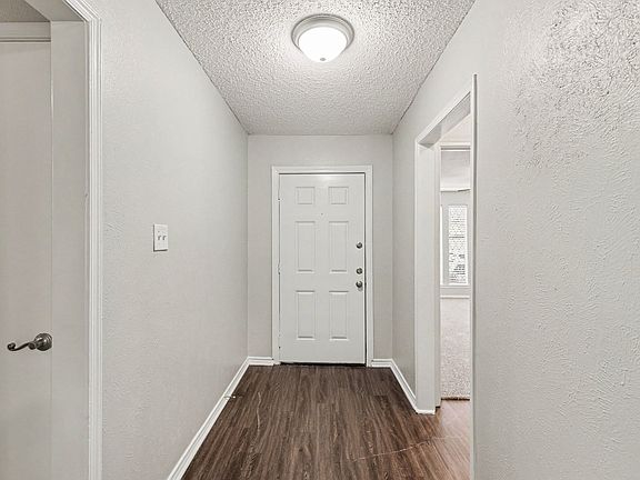 2nd image of 1528 Copper Creek Dr