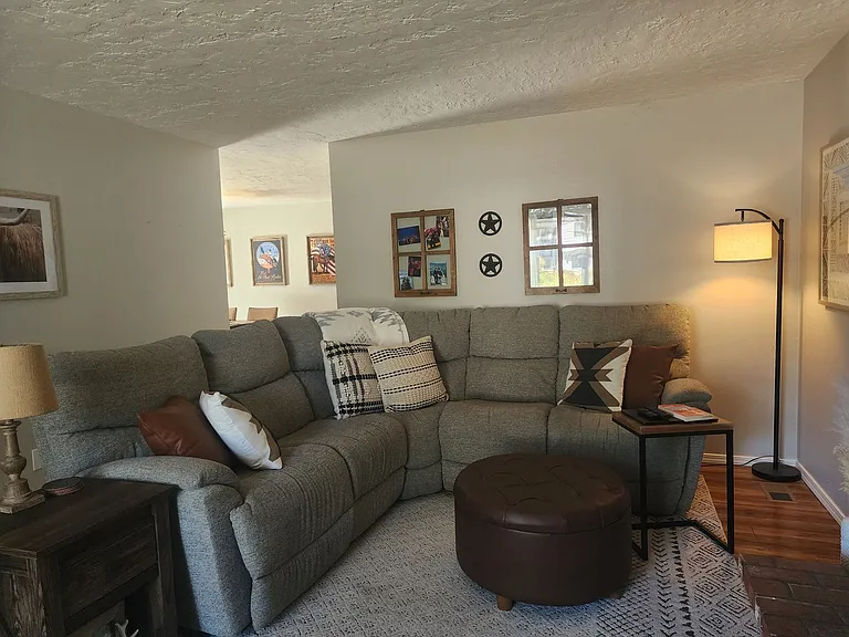 3512 E Vittoria Way — Photo 6