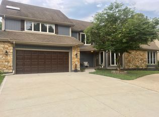 4488 SW Bowsprit Dr, Lees Summit, MO 64082