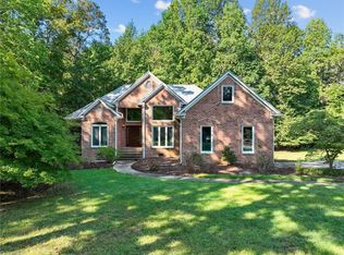 6712 Hunt Rd, Pleasant Garden, NC 27313