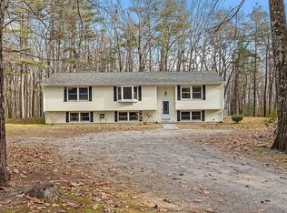 17 West St, Pepperell, MA 01463