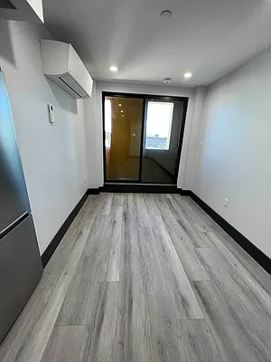 Rented by Delmark Realty LLC | media 24