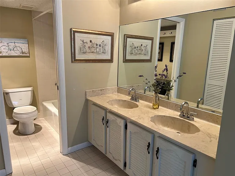 445 SE 21st Ave #201 — Photo 19