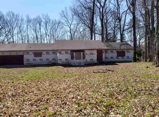 1031 E Alcy Rd E, Memphis, TN 38106