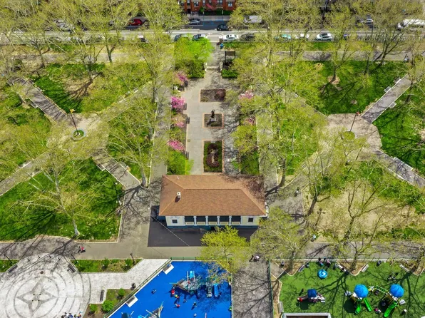 1001 Clinton Street image 19 of 24