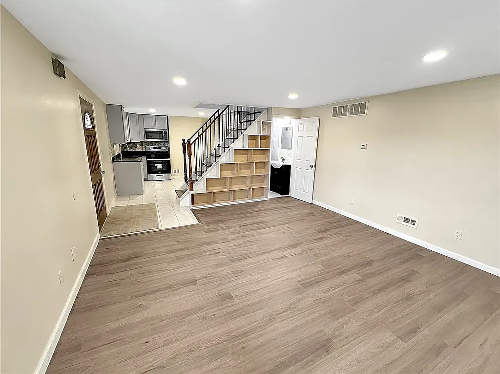 1 bed, $1,000 — Photo 3